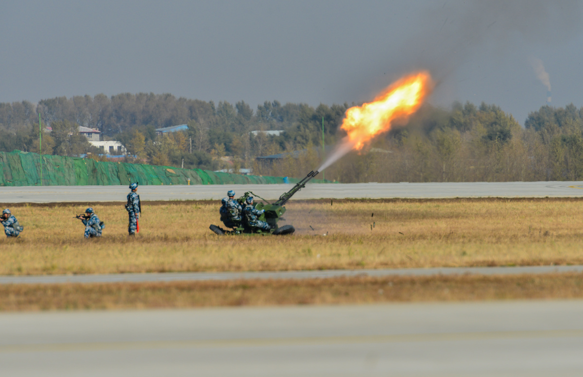 空降兵空中突击行动3.jpg